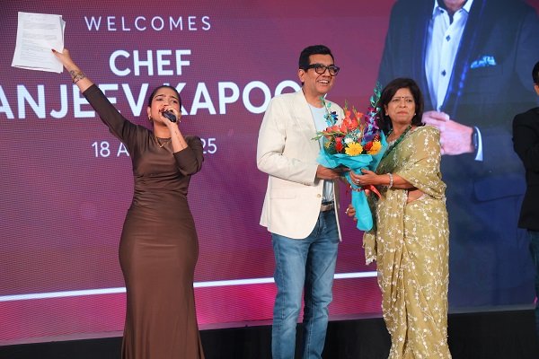 Chai, Cheers & Chef: Gaur City Mall & Sanjeev Kapoor Cooks Recipe of Lasting Memories