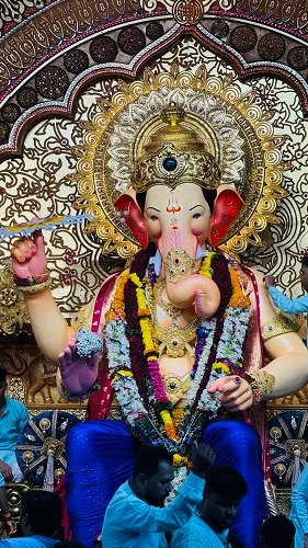 Signify Takes Over Mumbai: Celebrates Ganesh Chaturthi with Millions of Devotees